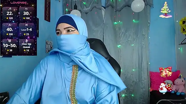 Snapshot of Falak-Yasin chatting on 11.17.25 Falak-Yasin online show from 11.17.25