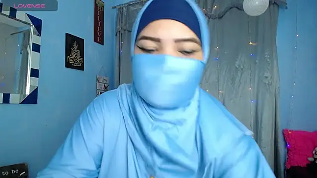 Snapshot of Falak-Yasin chatting on 11.19.25 Falak-Yasin online show from 11.19.25