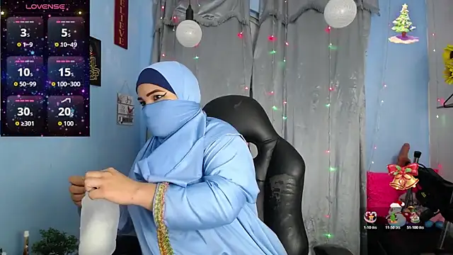 Snapshot of Falak-Yasin chatting on 11.22.25 Falak-Yasin online show from 11.22.25