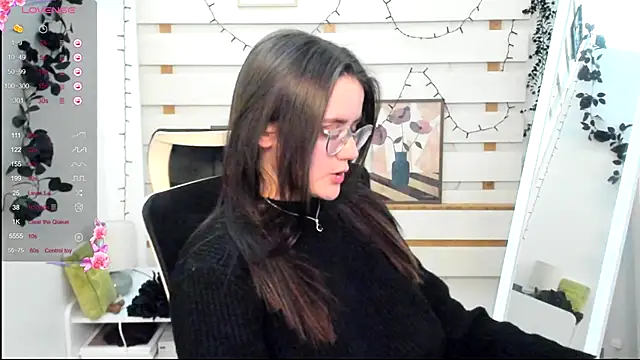 Snapshot of Josephine_jo chatting on 12.20.25 Josephine jo online show from 12.20.25