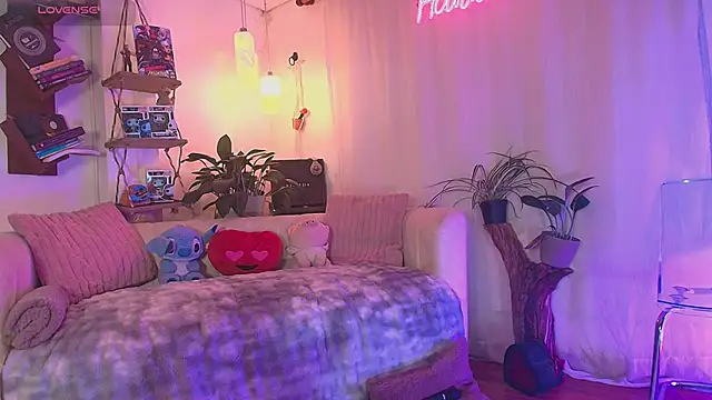 Snapshot of HANNAH_LOVEE chatting on 06.20.26 HANNAH LOVEE online show from 06.20.26