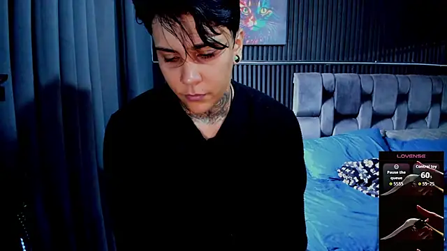 Snapshot of ZhoeStrong chatting on 11.27.25 ZhoeStrong online show from 11.27.25