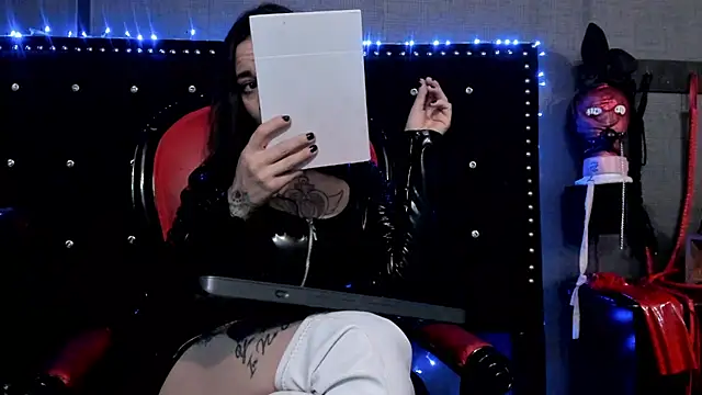 Snapshot of LusstCruella chatting on 12.06.24 LusstCruella online show from 12.06.24