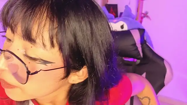 Snapshot of Yommi_Winx chatting on 12.05.25 Yommi Winx online show from 12.05.25