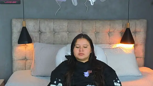 Laia and Aloby online show from 01.06.26