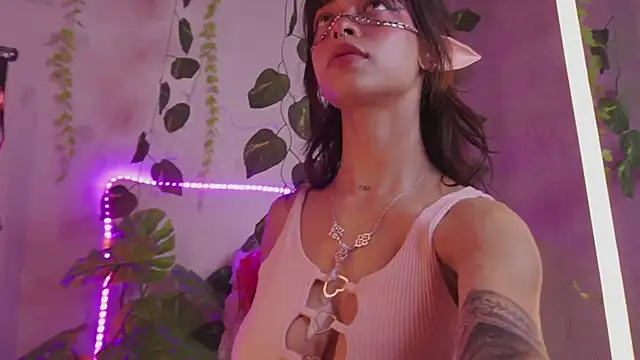 Snapshot of Kitty_arts chatting on 12.05.24 Kitty arts online show from 12.05.24