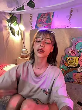 Snapshot of Kitty_arts chatting on 02.22.25 Kitty arts online show from 02.22.25