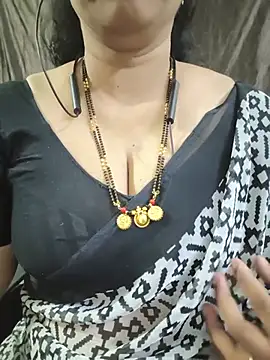 Snapshot of bhuvana555 chatting on 05.28.26 bhuvana555 online show from 05.28.26