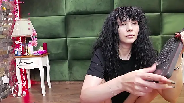 Snapshot of SelenSummer chatting on 11.14.25 SelenSummer online show from 11.14.25