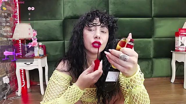 Snapshot of SelenSummer chatting on 11.26.25 SelenSummer online show from 11.26.25