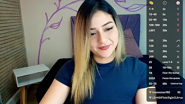 Snapshot of DahliaMoore chatting on 12.04.24 DahliaMoore online show from 12.04.24