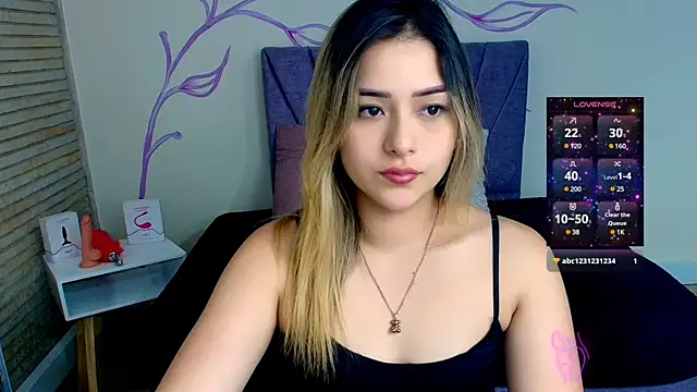 Snapshot of DahliaMoore chatting on 12.05.24 DahliaMoore online show from 12.05.24