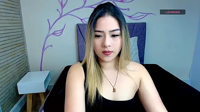 Snapshot of DahliaMoore chatting on 12.11.24 DahliaMoore online show from 12.11.24