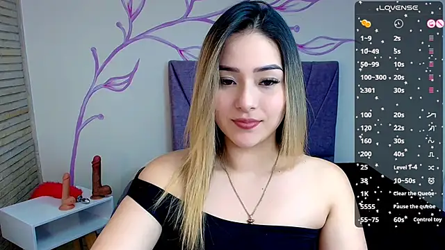 Snapshot of DahliaMoore chatting on 12.11.24 DahliaMoore online show from 12.11.24