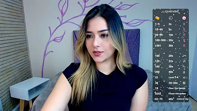 Snapshot of DahliaMoore chatting on 12.13.24 DahliaMoore online show from 12.13.24