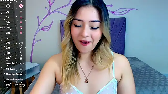Snapshot of DahliaMoore chatting on 12.14.24 DahliaMoore online show from 12.14.24