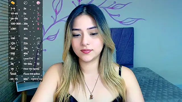 Snapshot of DahliaMoore chatting on 12.17.24 DahliaMoore online show from 12.17.24
