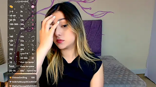 Snapshot of DahliaMoore chatting on 12.22.24 DahliaMoore online show from 12.22.24