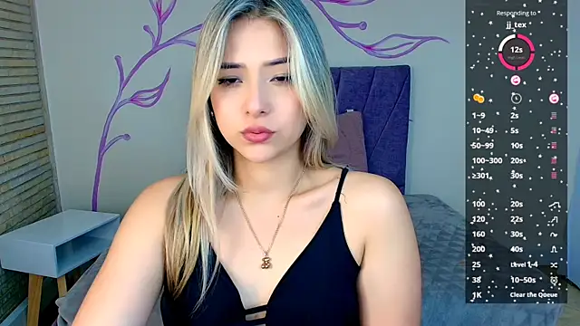 Snapshot of DahliaMoore chatting on 12.24.24 DahliaMoore online show from 12.24.24