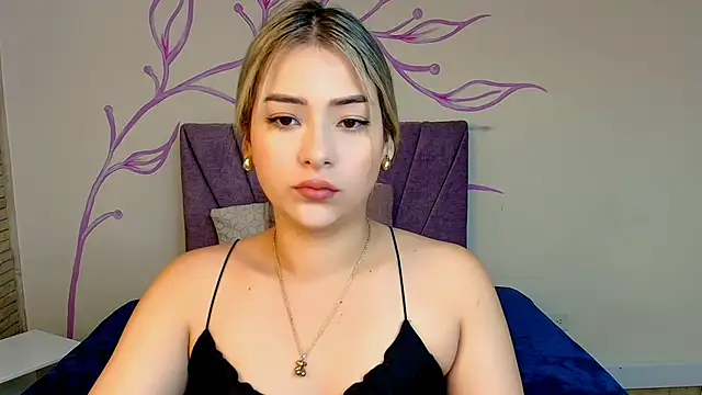 Snapshot of DahliaMoore chatting on 01.15.25 DahliaMoore online show from 01.15.25