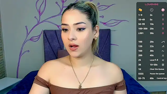 Snapshot of DahliaMoore chatting on 01.18.25 DahliaMoore online show from 01.18.25