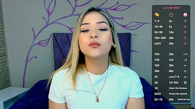 Snapshot of DahliaMoore chatting on 01.20.25 DahliaMoore online show from 01.20.25