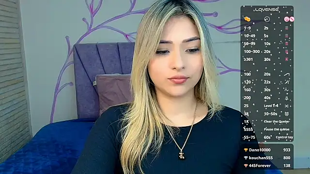 Snapshot of DahliaMoore chatting on 01.24.25 DahliaMoore online show from 01.24.25