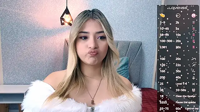 Snapshot of DahliaMoore chatting on 01.31.25 DahliaMoore online show from 01.31.25