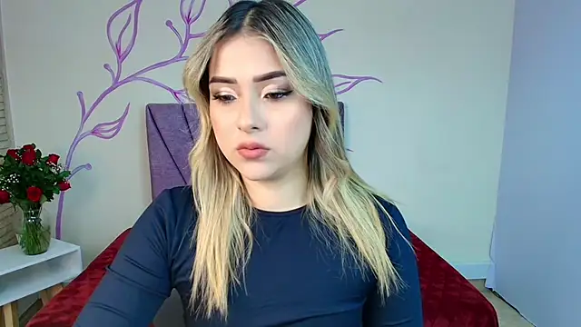 Snapshot of DahliaMoore chatting on 02.20.25 DahliaMoore online show from 02.20.25