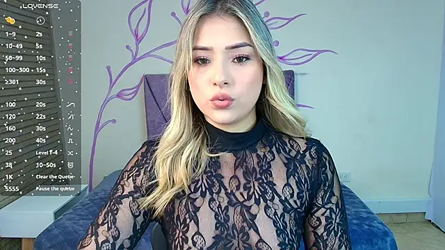 Snapshot of DahliaMoore chatting on 02.22.25 DahliaMoore online show from 02.22.25