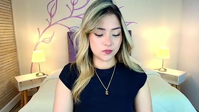 Snapshot of DahliaMoore chatting on 03.23.25 DahliaMoore online show from 03.23.25