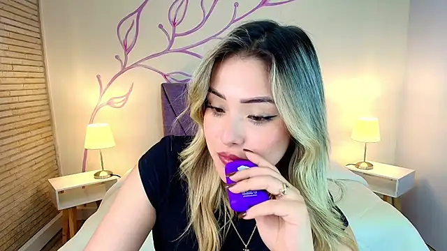 Snapshot of DahliaMoore chatting on 03.23.25 DahliaMoore online show from 03.23.25
