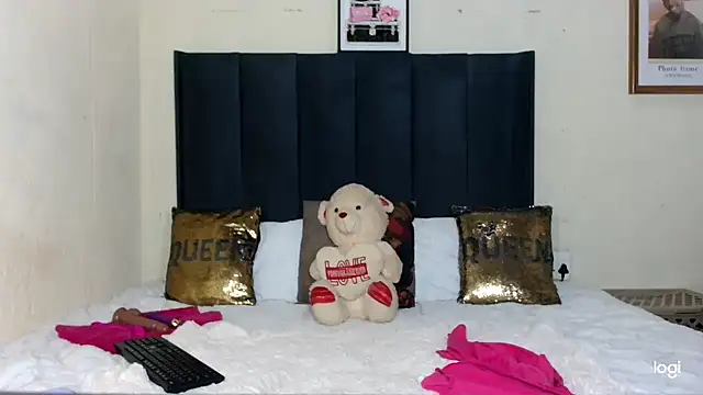 quenliyasa online show from 09.28.25