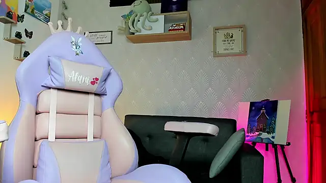 Alaia Love77 online show from 02.10.26