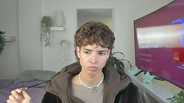 Snapshot of santy-kitty chatting on 11.27.25 santy-kitty online show from 11.27.25