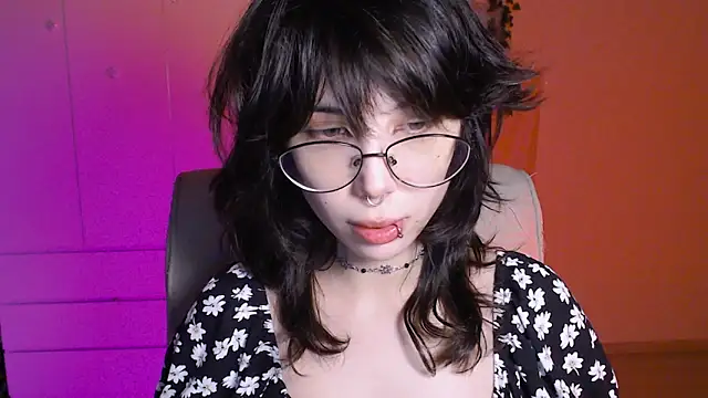 Snapshot of MoriHorri chatting on 09.14.25 MoriHorri online show from 09.14.25