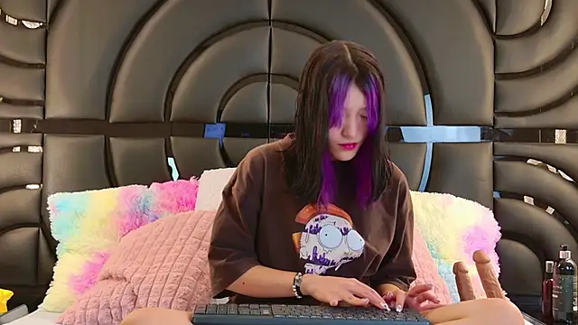 AlliciaKim online show from 01.10.25