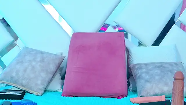 AlliciaKim online show from 01.18.25