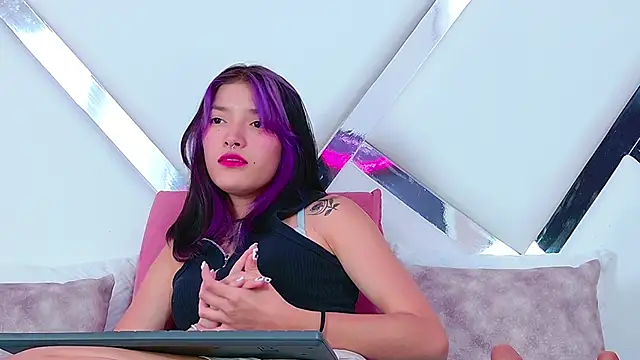 AlliciaKim online show from 01.21.25