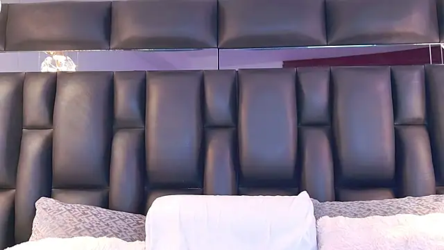 AlliciaKim online show from 02.18.25