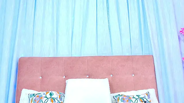 AlliciaKim online show from 11.13.25