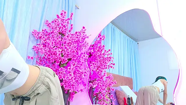 AlliciaKim online show from 12.02.25