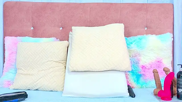 AlliciaKim online show from 12.15.25