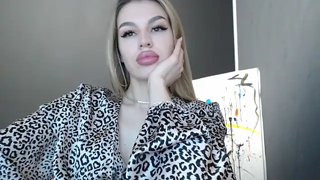 Snapshot of Your_Jessy chatting on 11.03.25 Your Jessy online show from 11.03.25