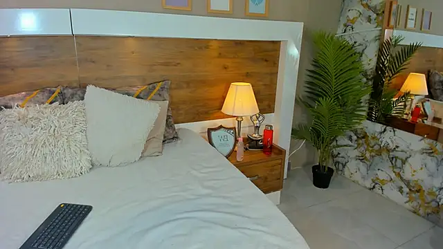 EmaBakker online show from 02.28.25