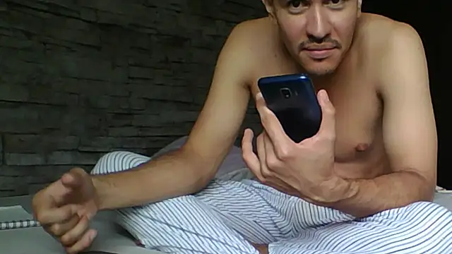 Sexylatin64 online show from 04.15.26