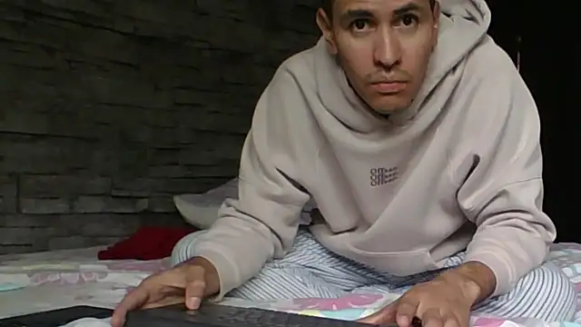 Sexylatin64 online show from 04.19.26