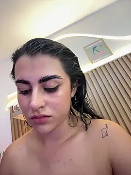 Snapshot of anniemorgan01 chatting on 12.18.24 anniemorgan01 online show from 12.18.24