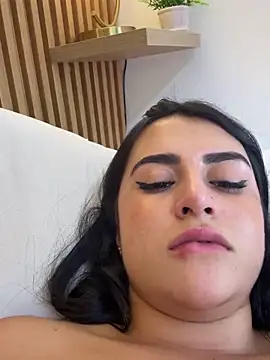 Snapshot of anniemorgan01 chatting on 01.21.25 anniemorgan01 online show from 01.21.25