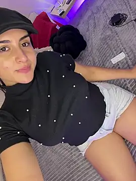 Snapshot of anniemorgan01 chatting on 10.07.25 anniemorgan01 online show from 10.07.25